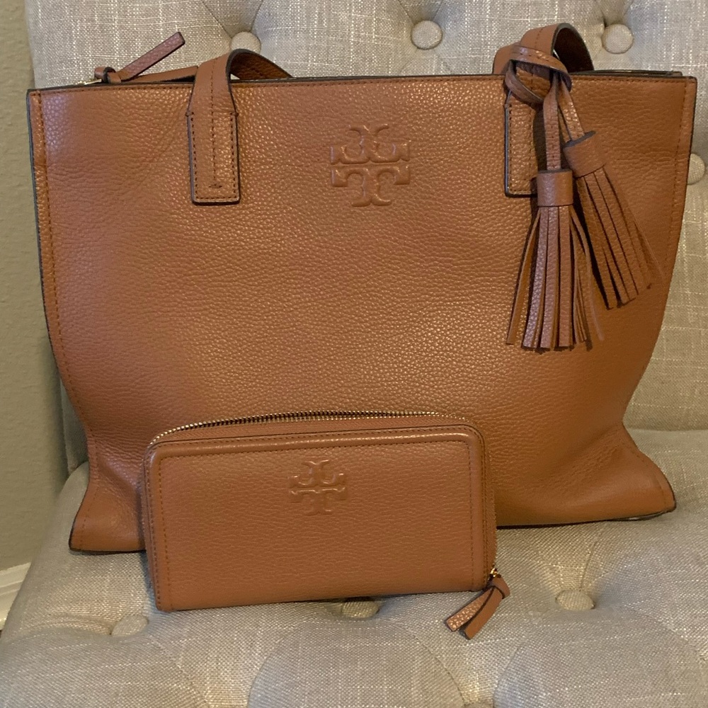 NWT Tory Burch Handbag and Matching Wallet THIS WOULD BE A GREAT CHRISTMAS GIFT